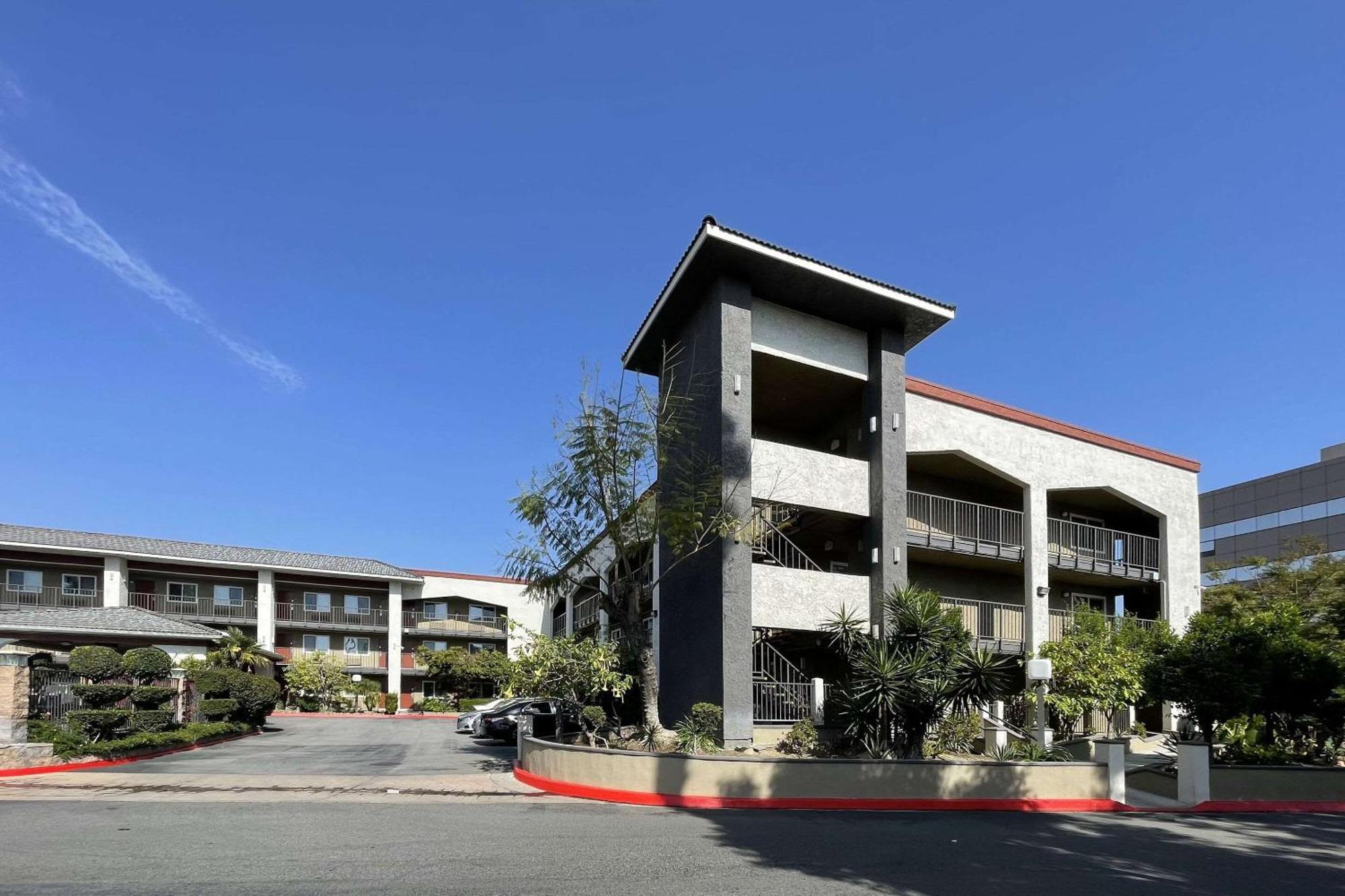 Quality Inn Ontario Airport Convention Center Dış mekan fotoğraf